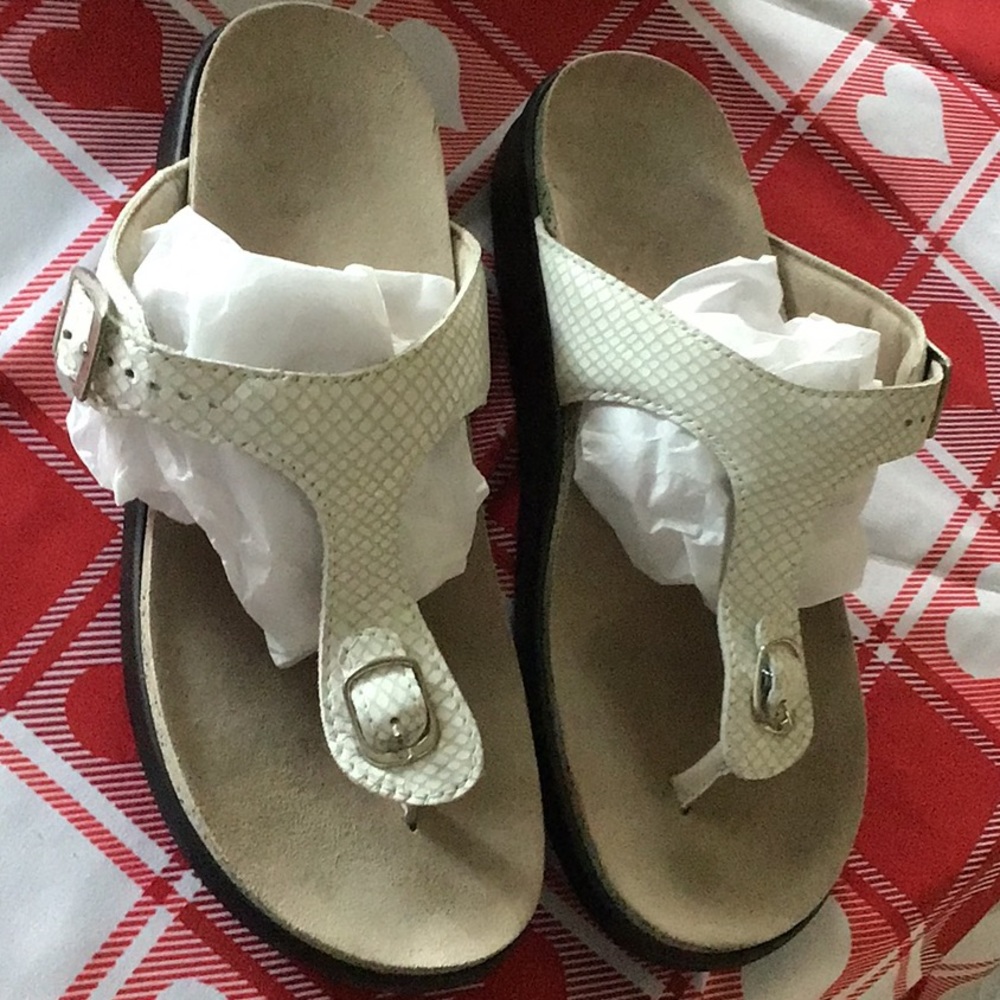 SAS Womens Sandals.Size 9